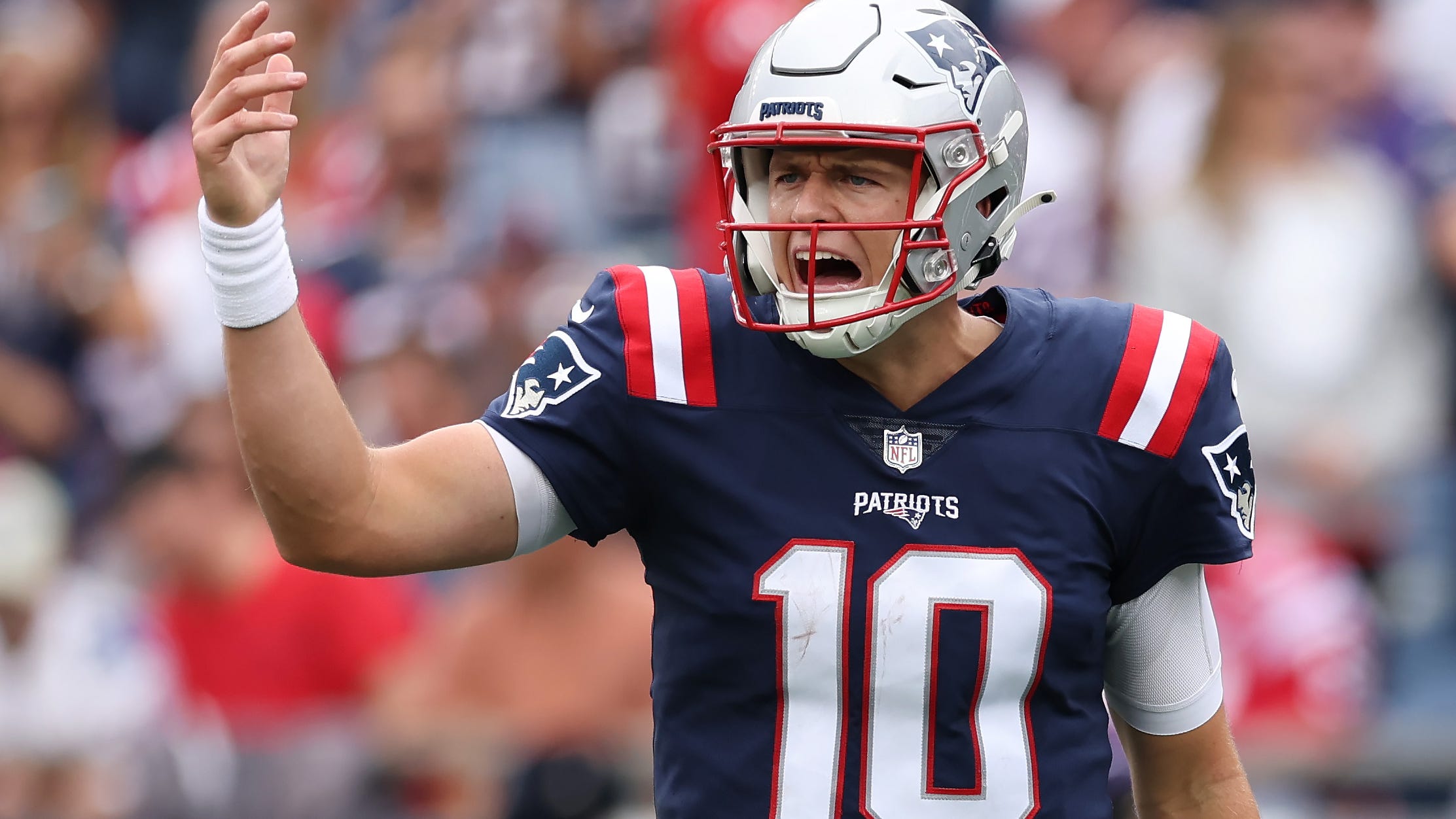 Patriots’ QB situation as much Mac Jones fatigue as Bailey Zappe fever