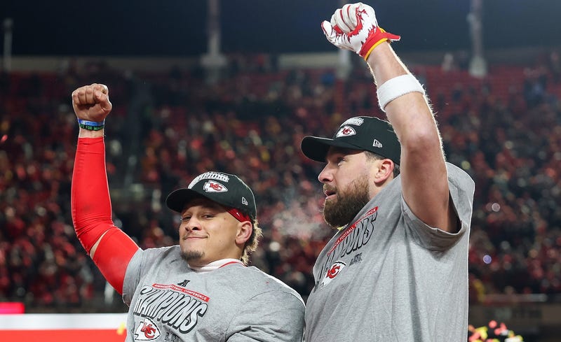 Chiefs quarterback Patrick Mahomes, left, and tight end Travis Kelce