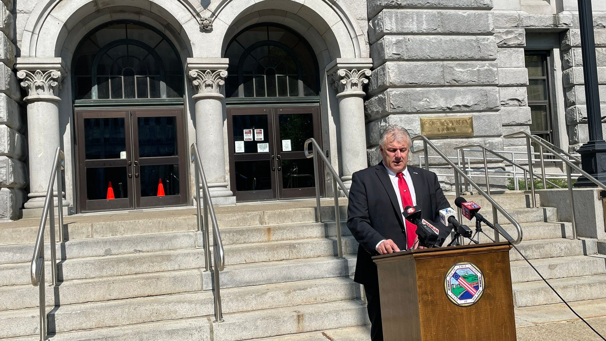 Legislature call for county executive to declare emergency to avoid immigration crisis