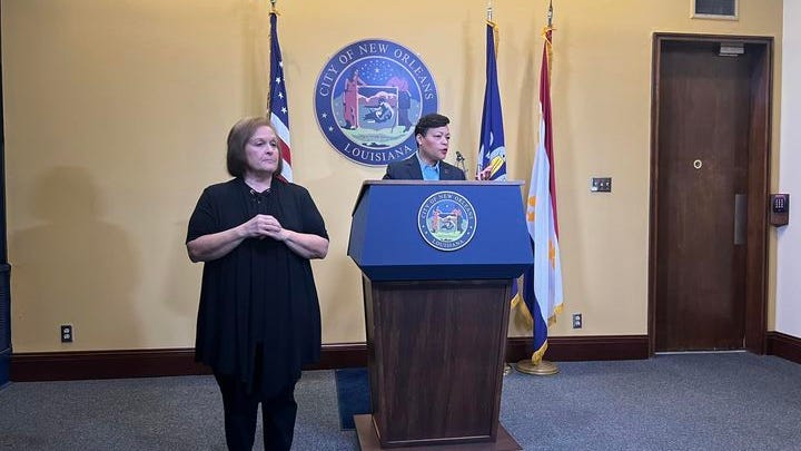 Cantrell on obscene gesture: 'I just had to go ahead and just do a little bird flip' in response to float