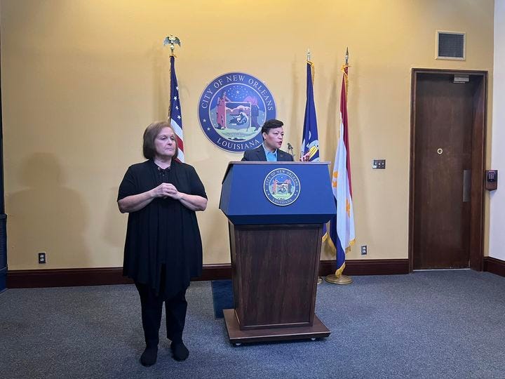 Cantrell on obscene gesture: 'I just had to go ahead and just do a little bird flip' in response to float