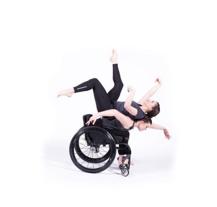Dysautonomia diagnosis inspires Chicago artist to create one-person musical, inclusive clothing line