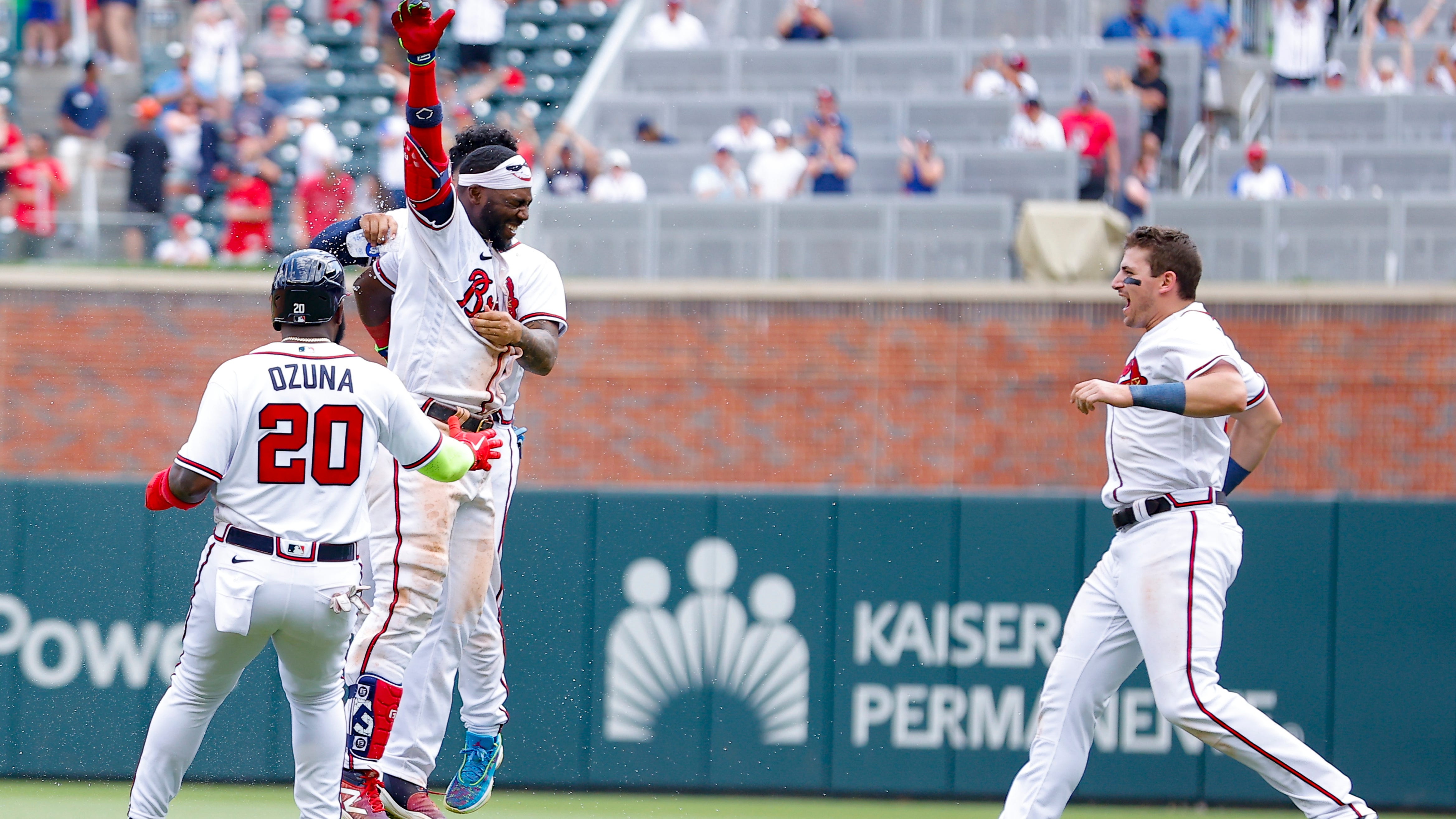 Smoltz details how 2023 Braves compare to teams from the 90s
