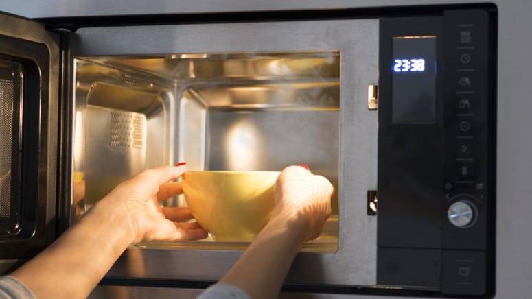 Woman amazes internet by sharing microwave hack that allows food to heat evenly