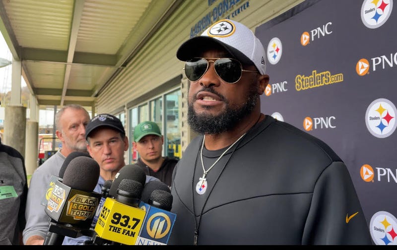 Mike Tomlin at podium