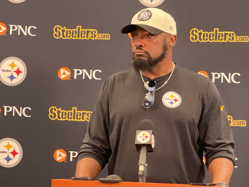 Mike Tomlin at podium