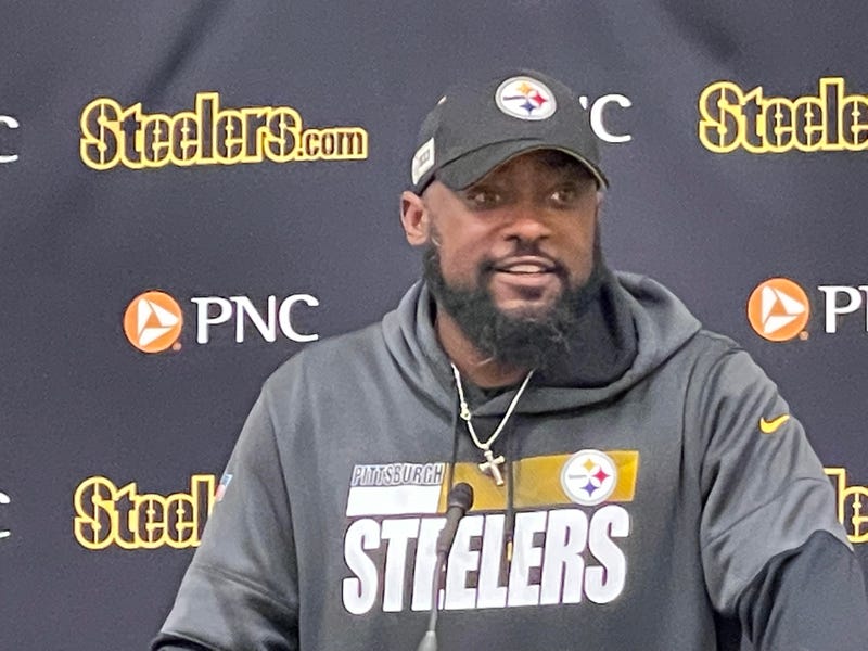Mike Tomlin at podium