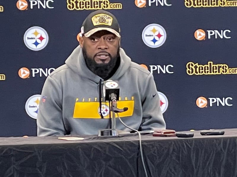 Steelers head coach Mike Tomlin at podium
