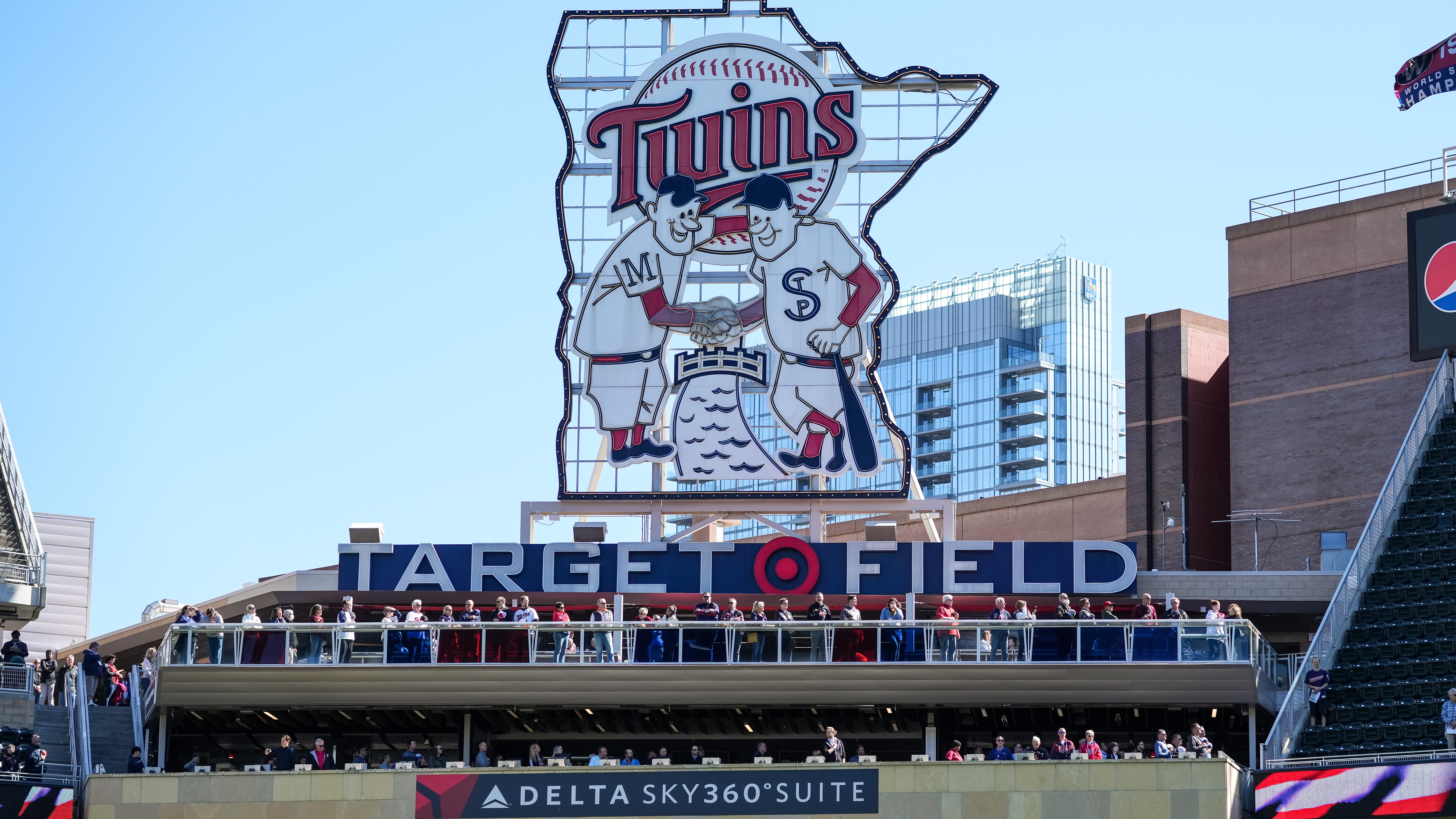 There's Only One Way For the Twins To Fill the Ballpark Again