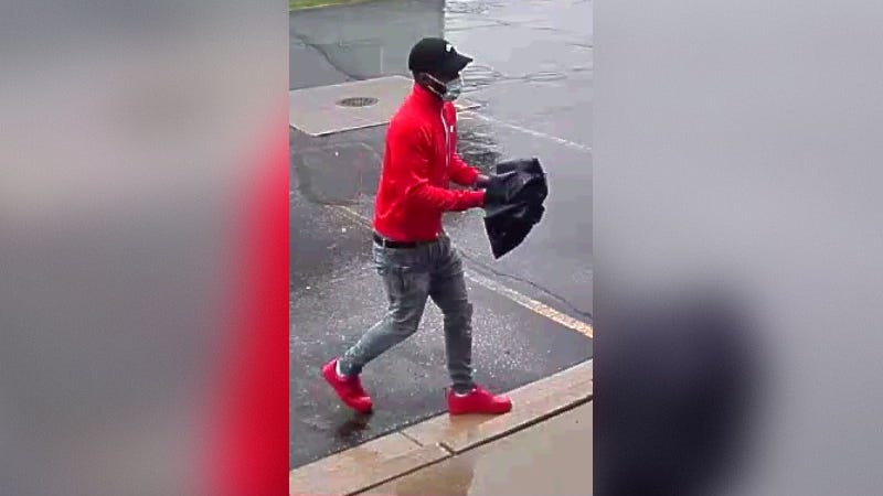 Suspect on the run in black Nissan SUV after robbing bank in Monroe County