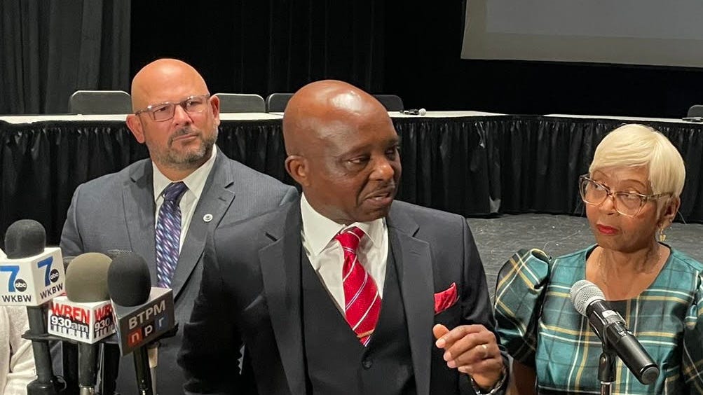 New Buffalo superintendent ready to oversee bell-to-bell cell phone ban