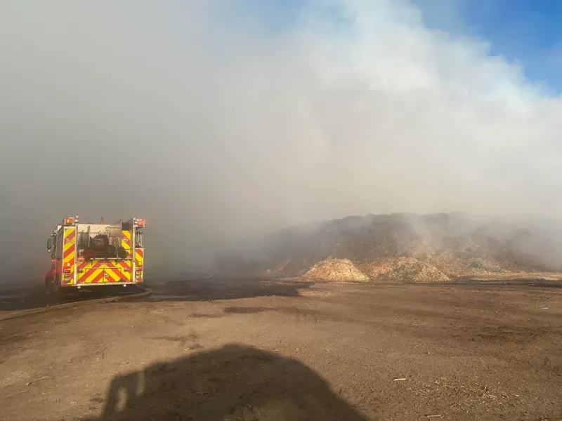 Smoke from Detroit mulch pile fire
