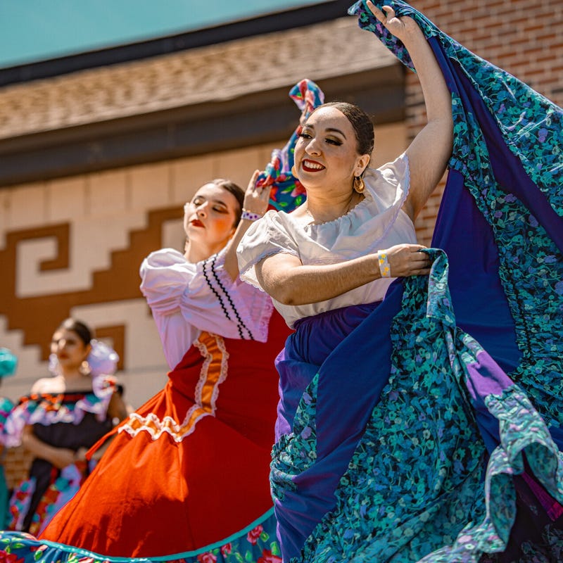 The National Museum of Mexican Art's Día de los Muertos celebration on Oct. 25 will feature live performances, including including folkloric dance and musical numbers.