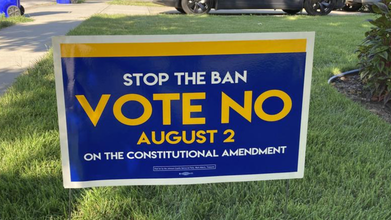 A 'No' sign in a Kansas yard