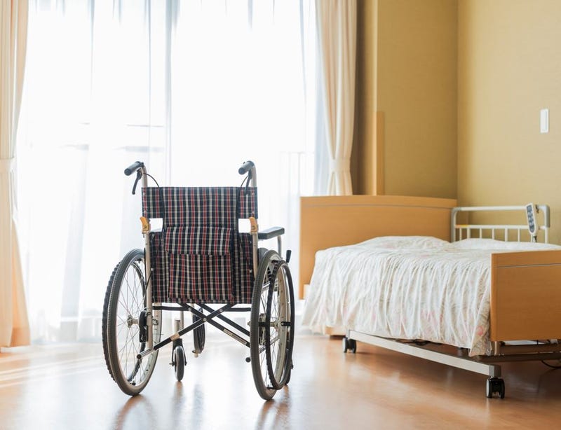 nursing home resident wander