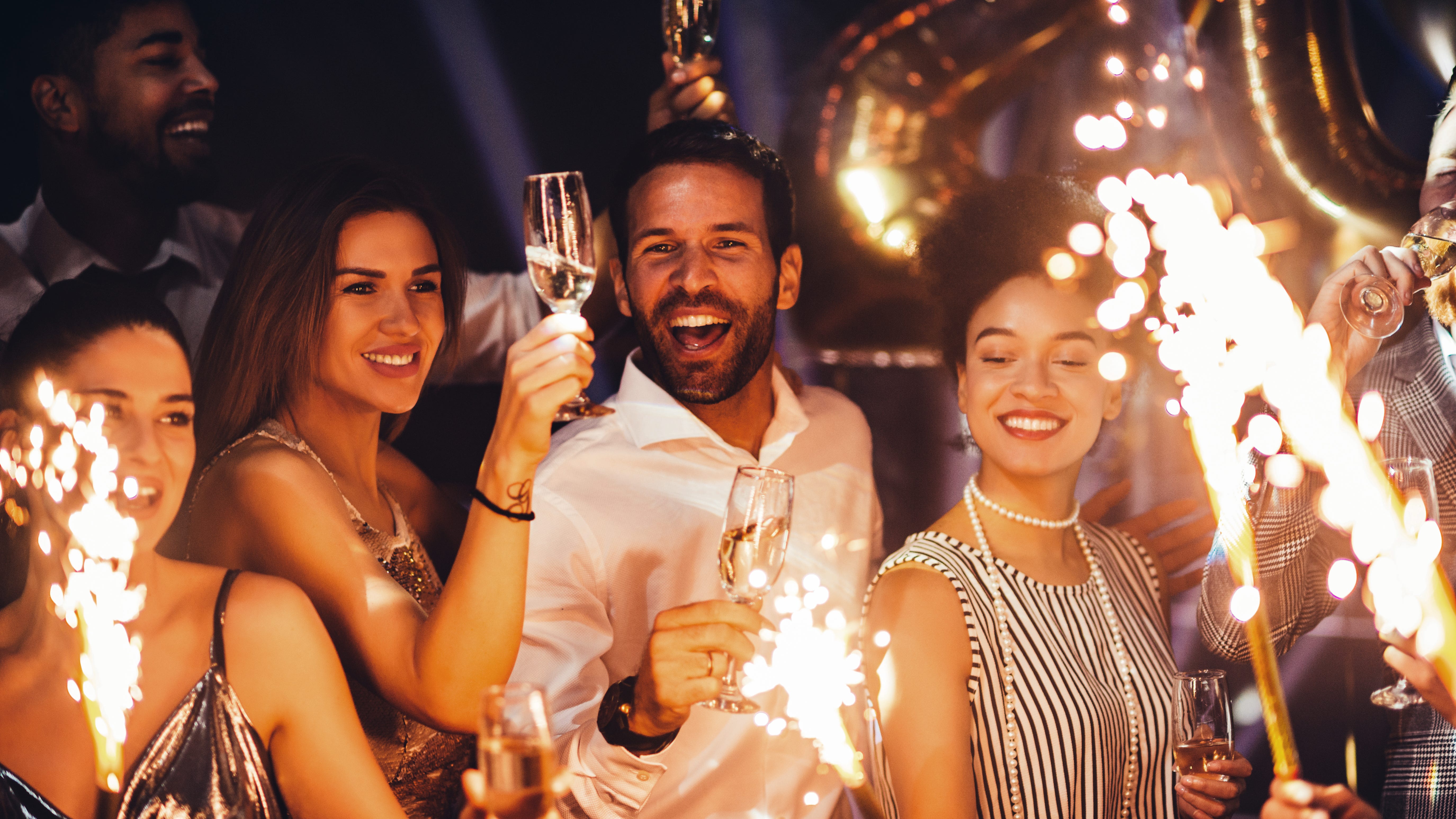 5 Essential Cocktails For Your New Year’s Party