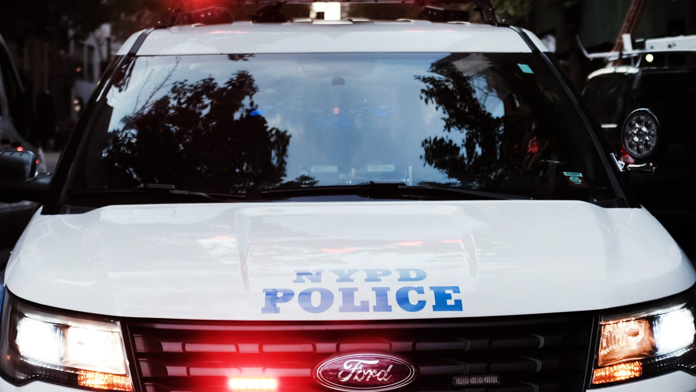 VIDEO: Teens attack man, 64, with hammer in Brooklyn bus dispute
