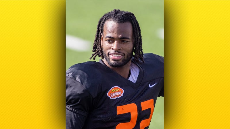 Najee Harris practices at Senior Bowl