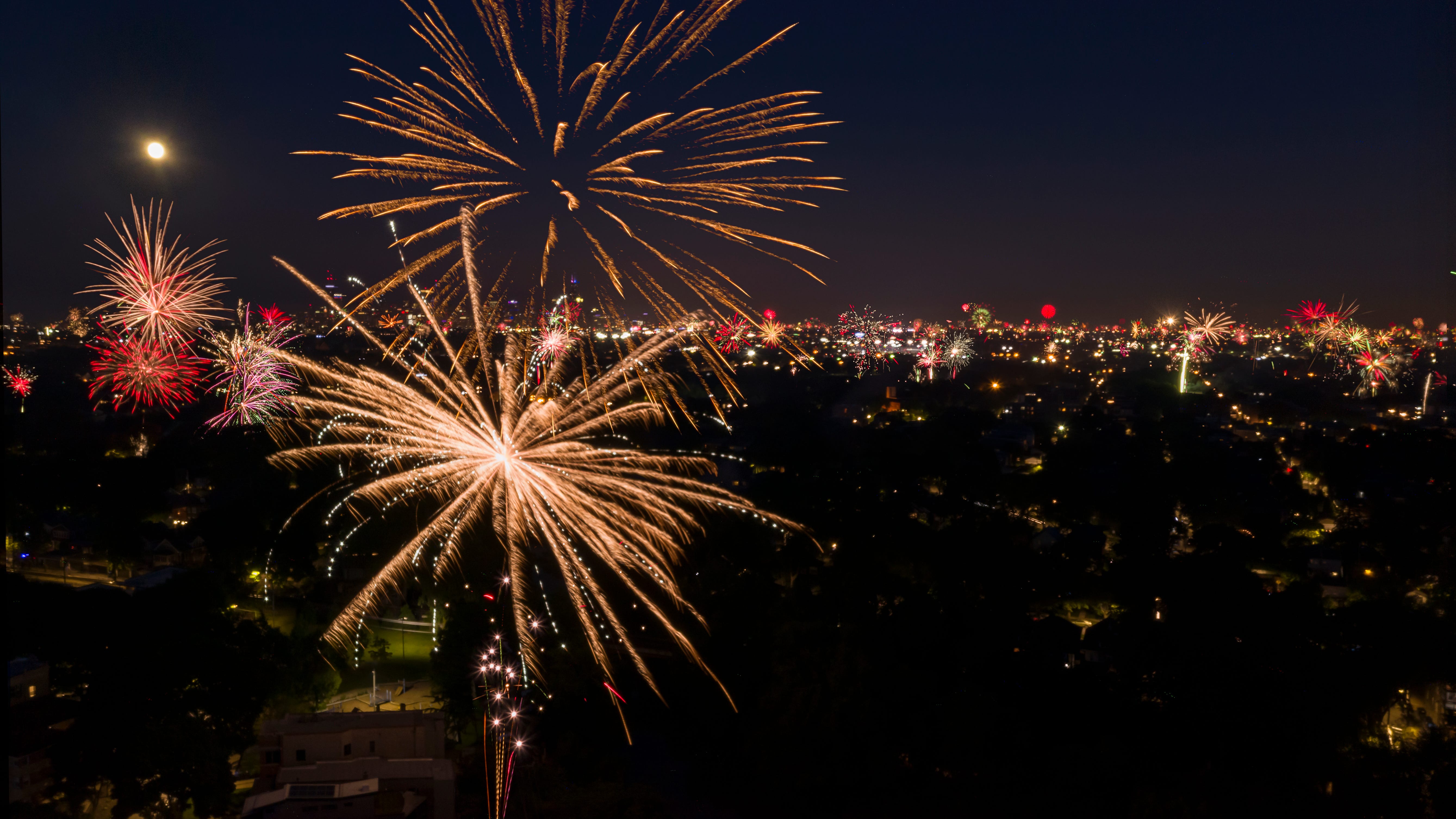 Lightfoot warns those attending city's New Year's Eve celebration not to 'act a fool', emphasizes responsible behavior and safety