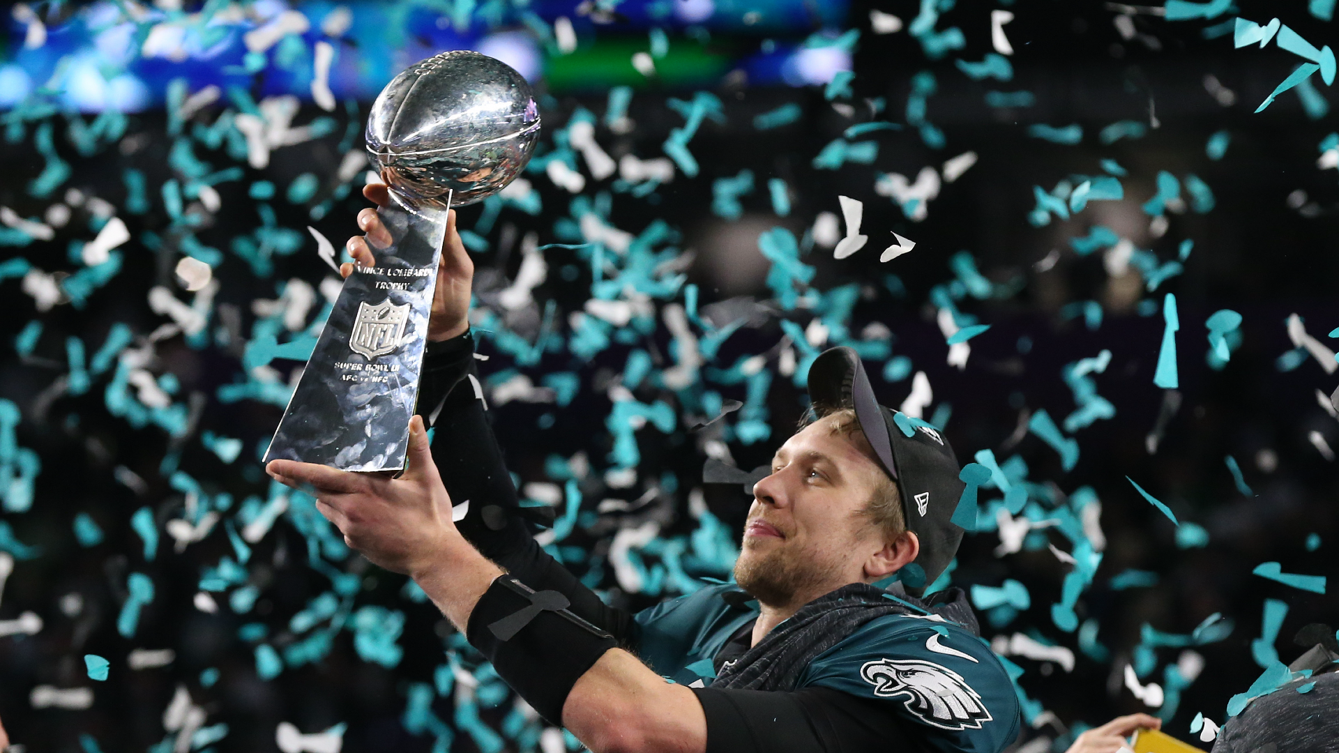 Eagles Super Bowl trophy replaces Carson Wentz banner at the Linc