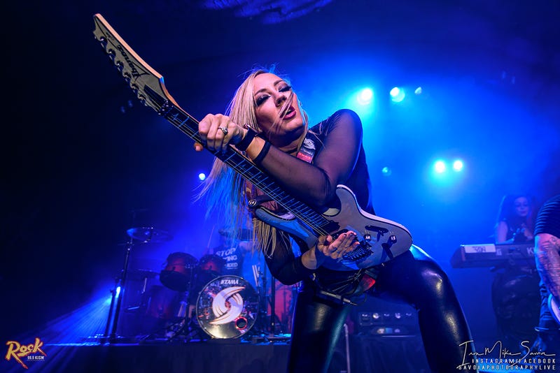 Nita Strauss - Showbox - Seattle, WA 12.3.23