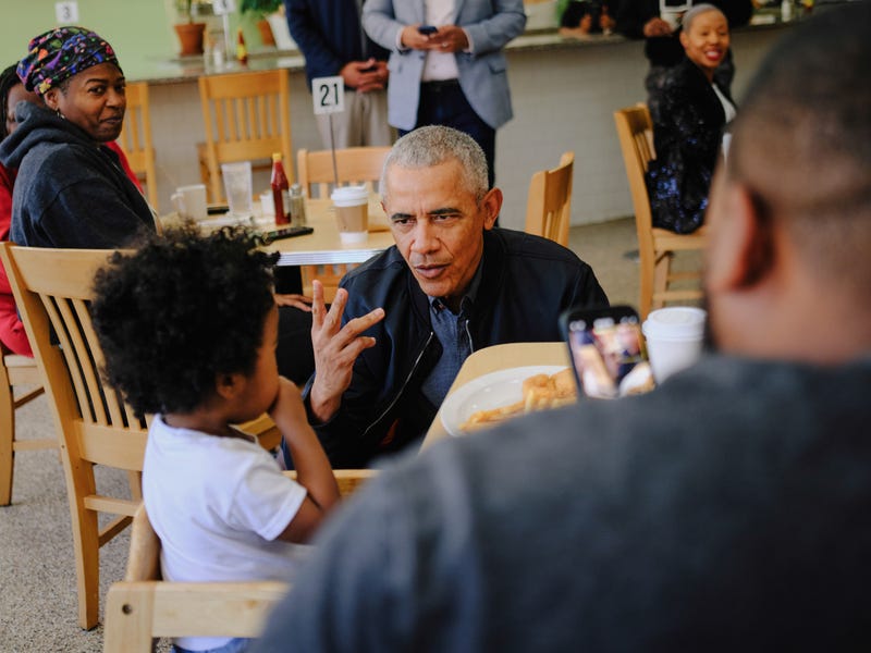As part of his trip, former President Barack Obama stopped by Peach’s Restaurant in Bronzeville to meet with restaurant owner Chef Cliff Rome, greet restaurant patrons and ordered shrimp and grits, salmon croquette and peach cobbler to go, on Chef Rome’s recommendation.