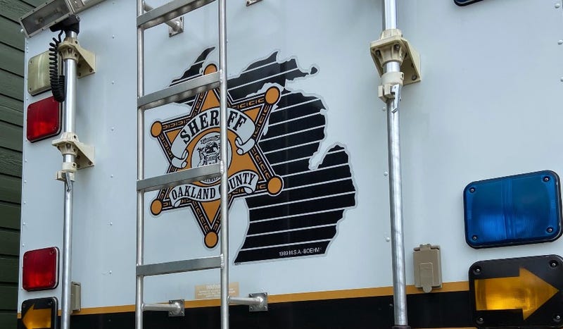 Oakland Co. Sheriff mobile unit