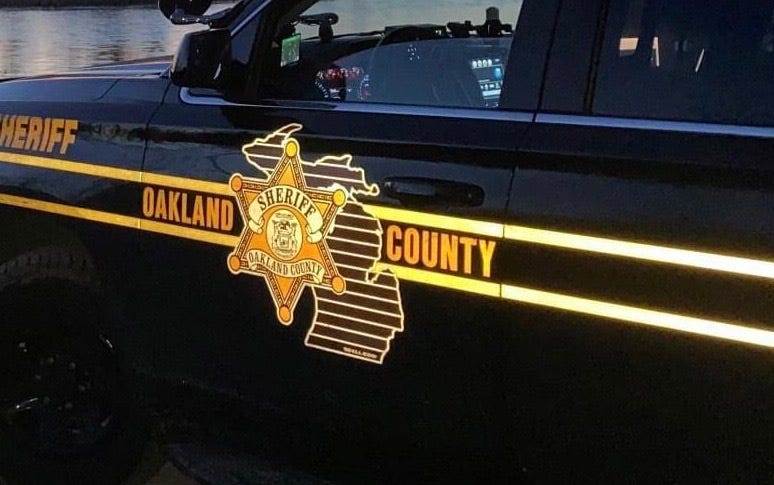 Oakland Co Sheriff car