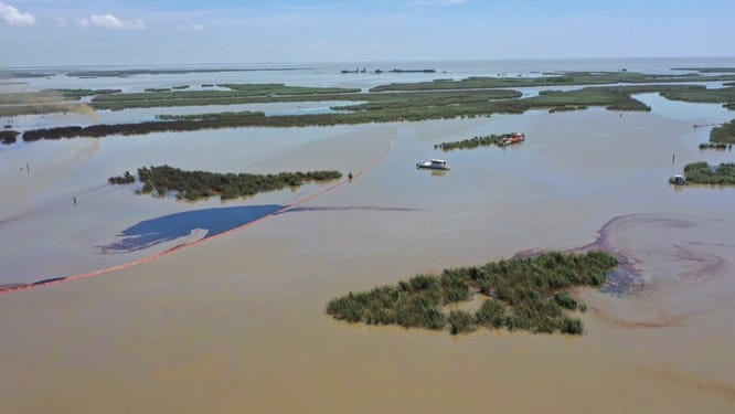 Oil spill off Lower Plaquemines Parish
