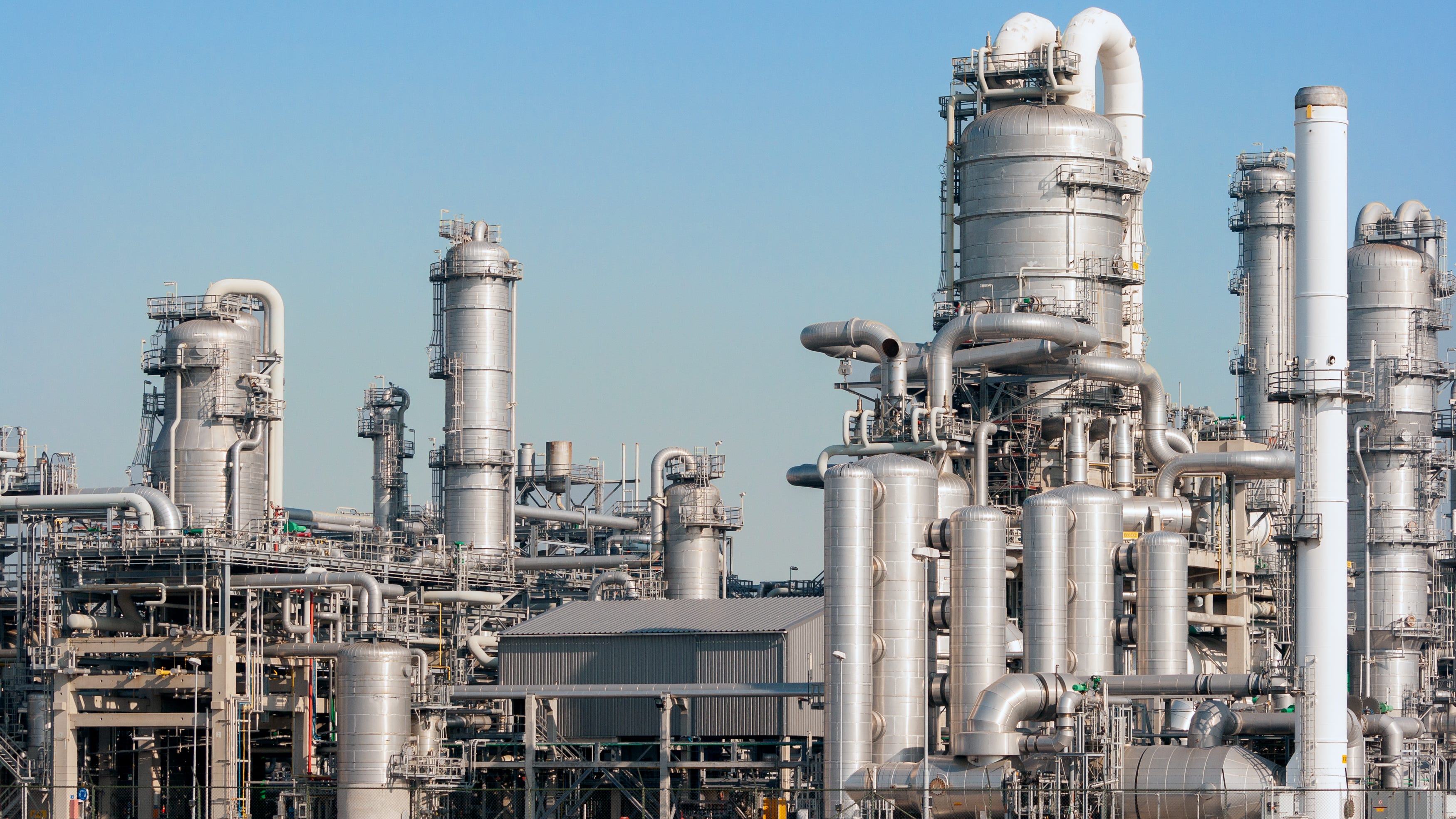 Analyst: Oil price drop, tariffs bad news for Louisiana energy economy