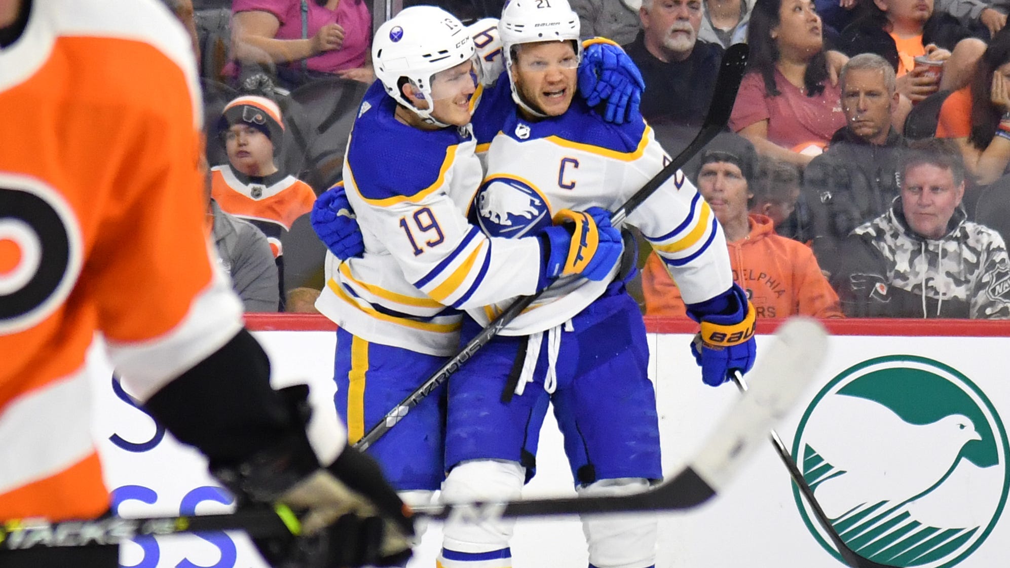 Hamilton: Kyle Okposo helps turn the tide in Buffalo's important win over Flyers