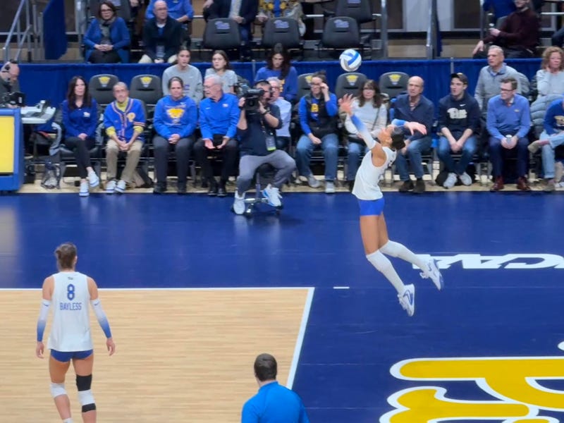 Olivia Babcock serving