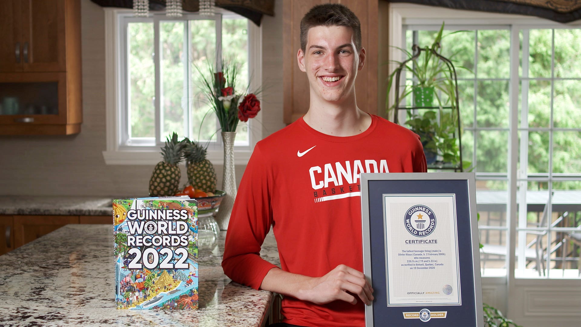 Florida high school basketball player dubbed ‘world’s tallest teenager’