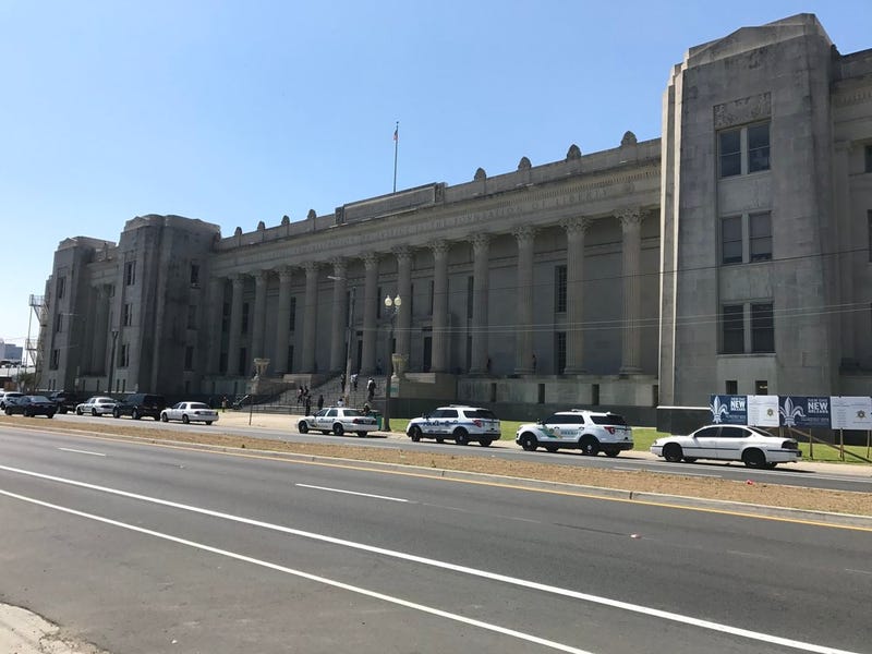 Newell: Suspension of jury trial in New Orleans is embarrassing