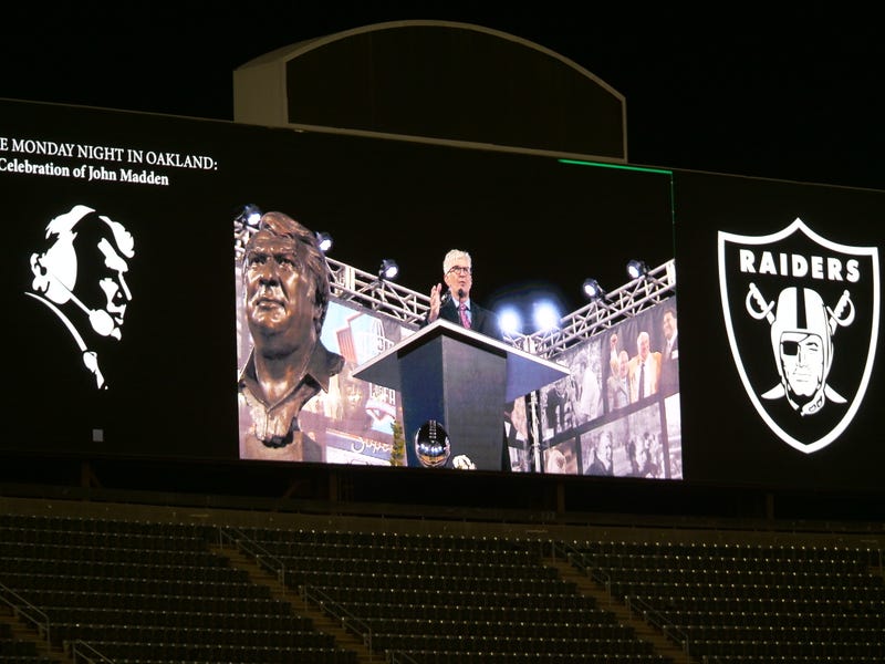 Stan Bunger speaking at John Madden's public memorial.