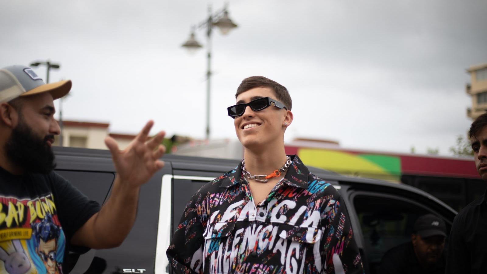 Alejo, la nueva sensación de la música latina, tuvo una llega bien urbana a Premios Juventud