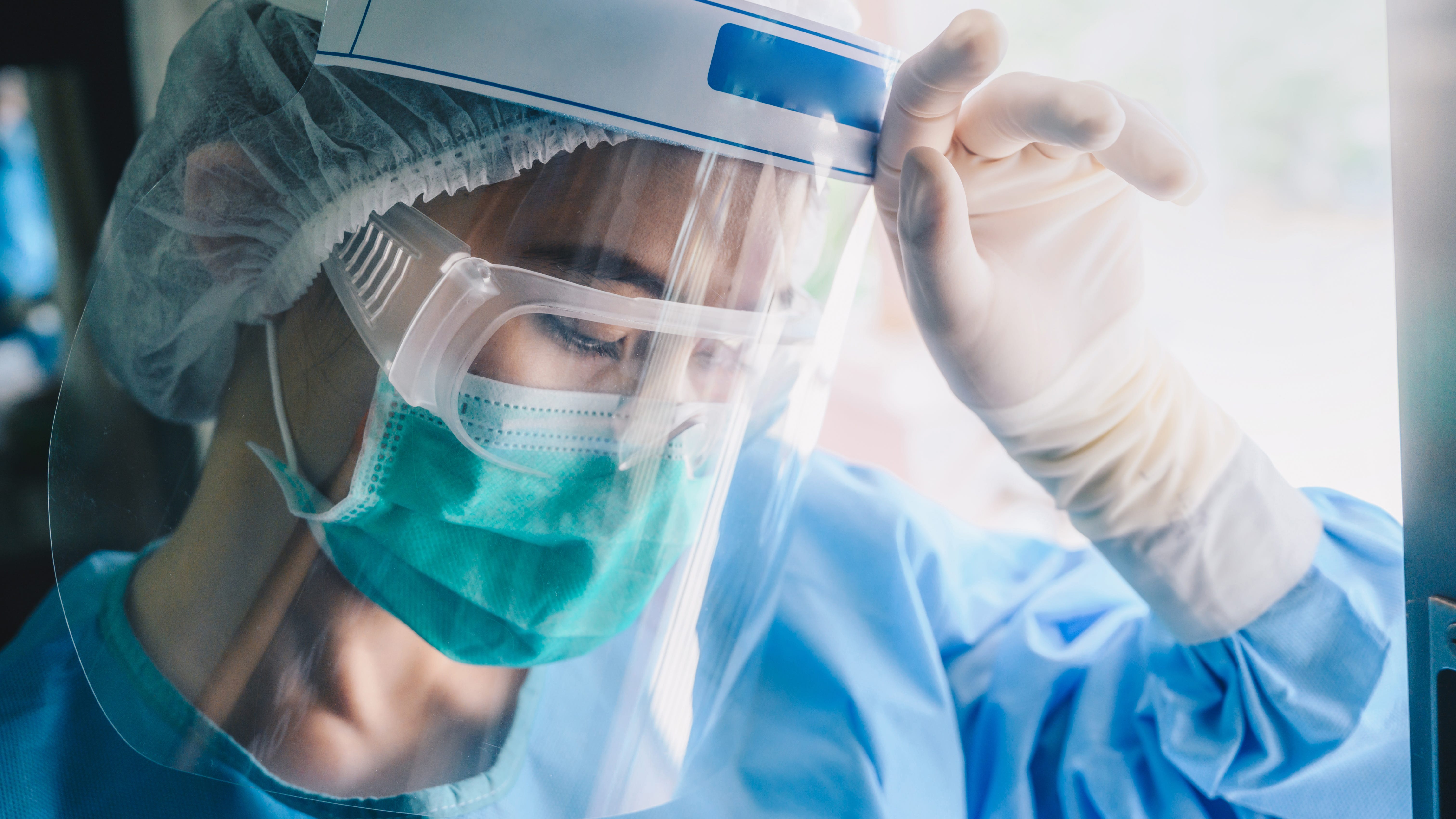 Illinois doctors group urges public to take new COVID surge seriously