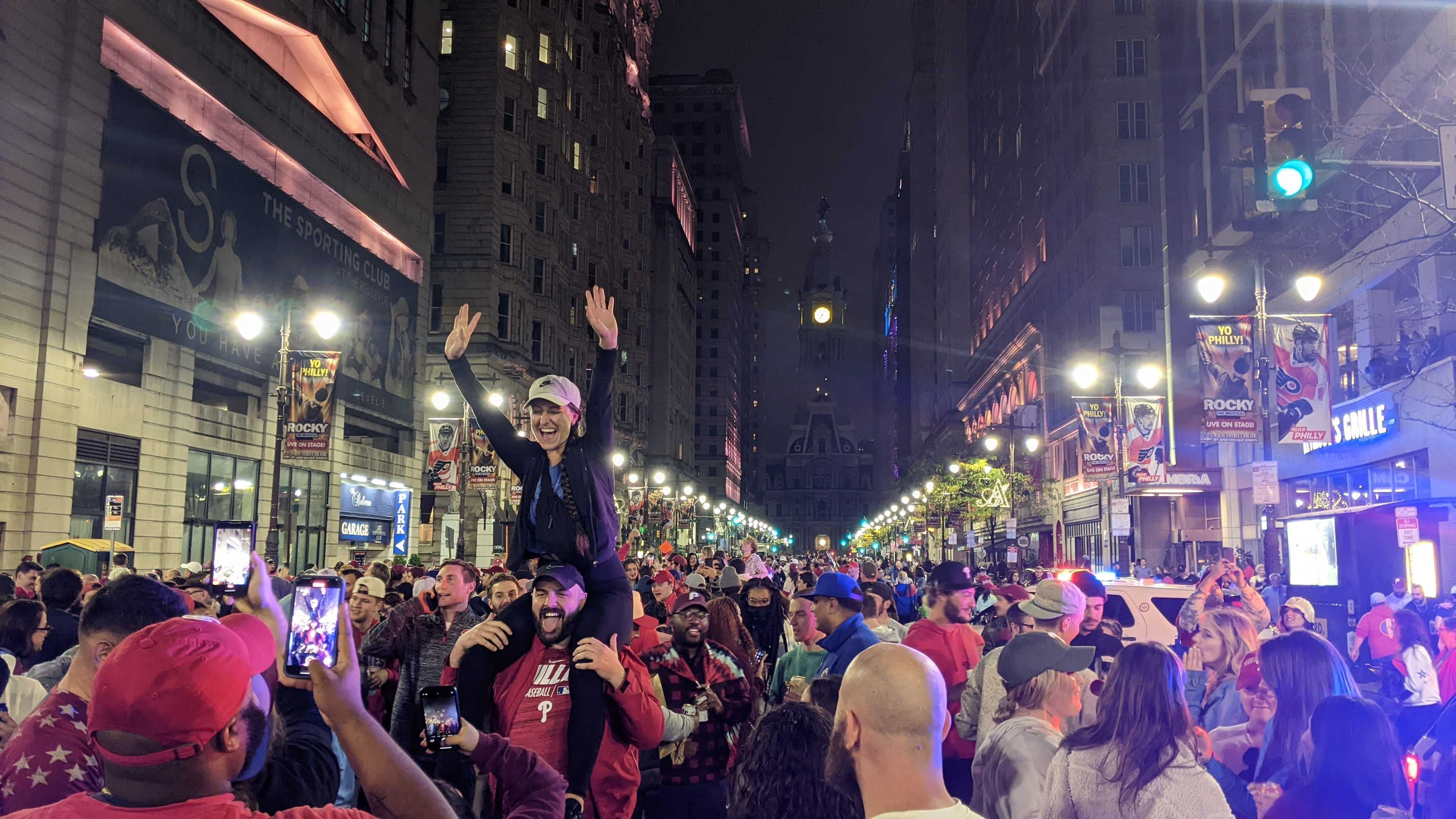 How ‘Dancing On My Own’ became an unofficial Phillies anthem