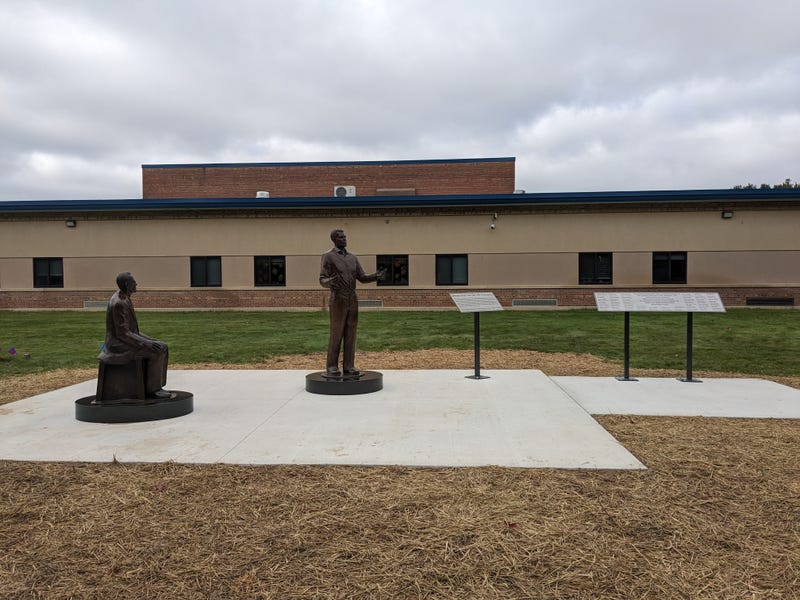 Statue of James Earl Jones and mentor Donald Crouch