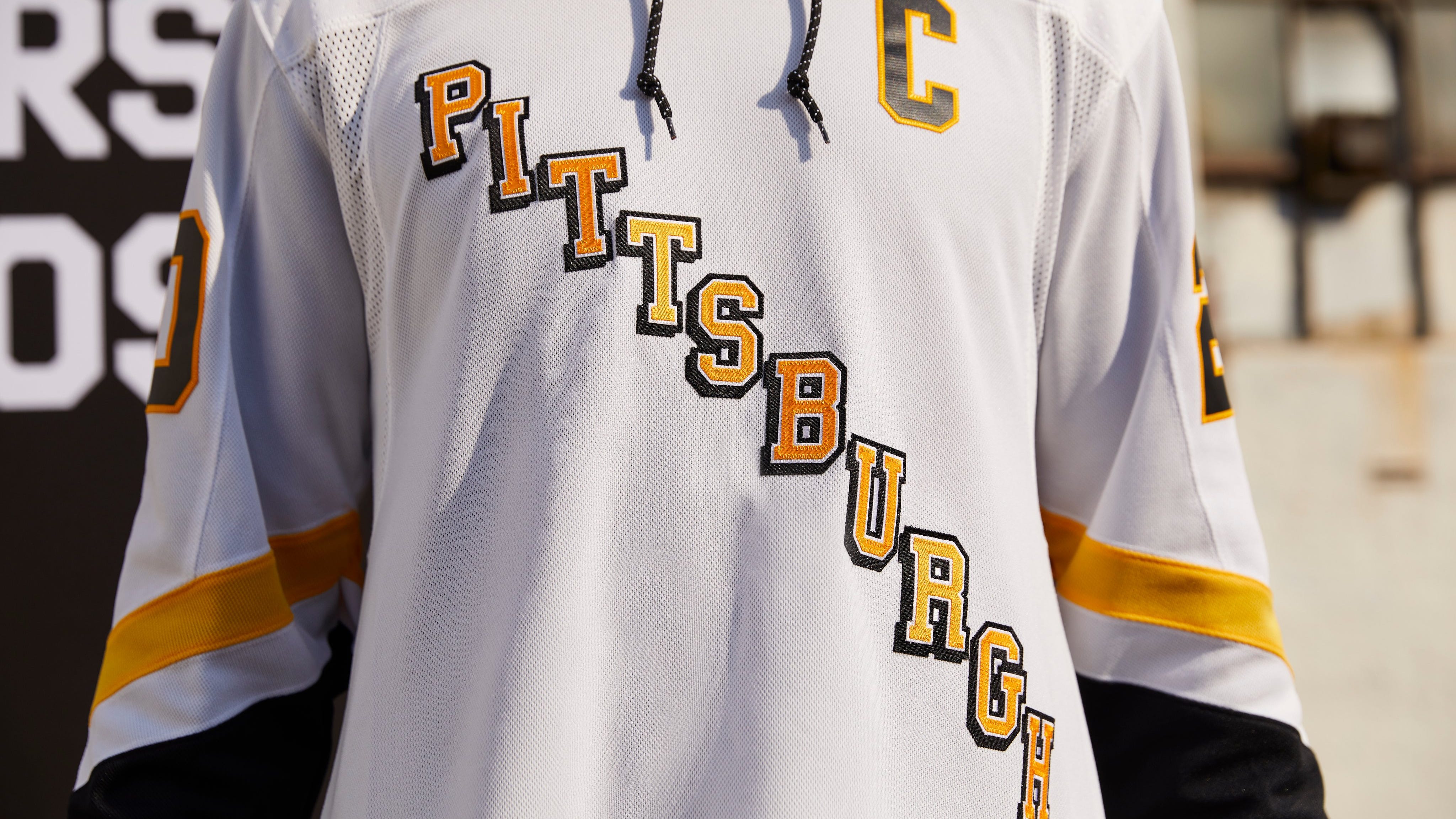 Penguins officially release 'Reverse Retro' jersey