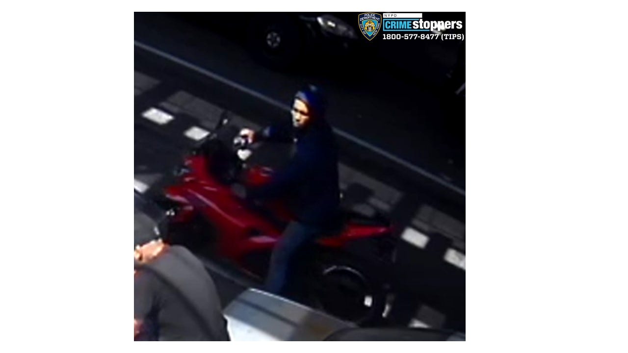 VIDEO: Motorcyclist sought after man, 38, killed in Brooklyn double shooting: police