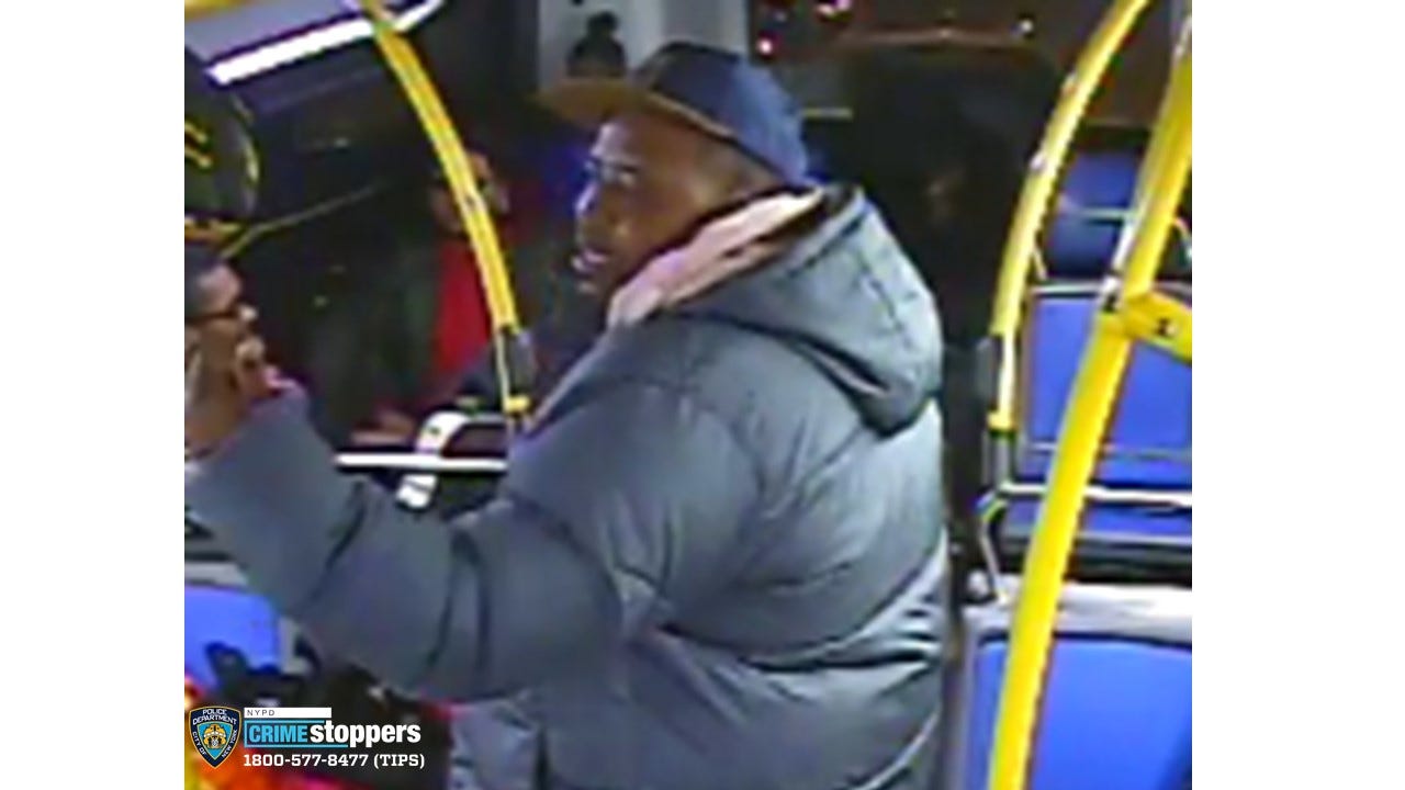 Suspect threatens Queens CVS workers with knife, uses force during robbery