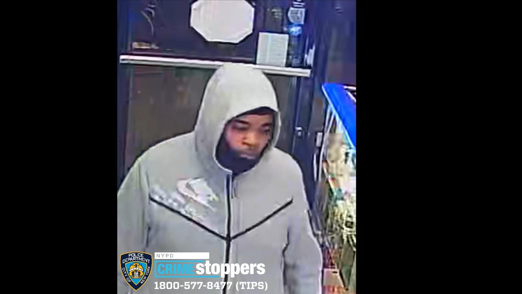 VIDEO: Suspect who punched, robbed man, 46, on LES street sought by NYPD