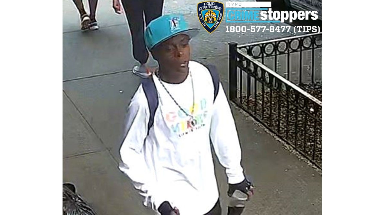 Suspect wanted in midday stabbing of teen in Downtown Brooklyn