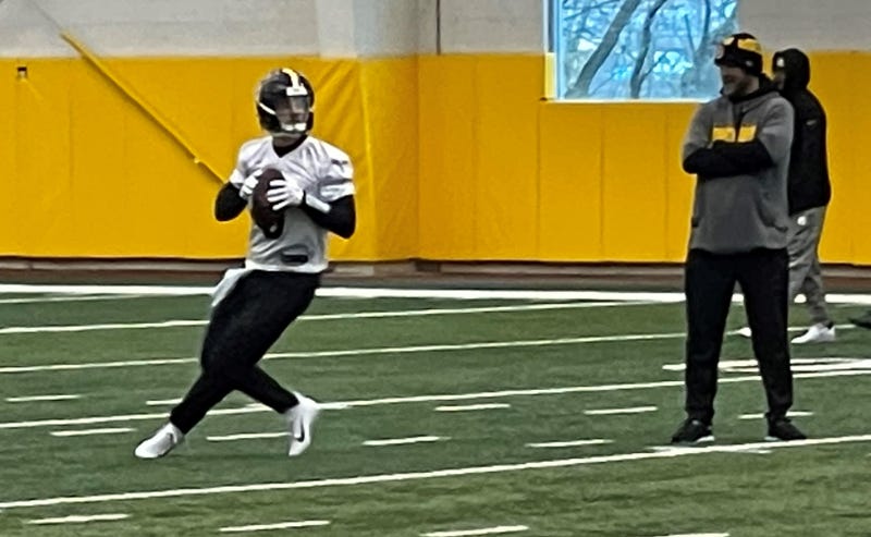 Kenny Pickett at practice