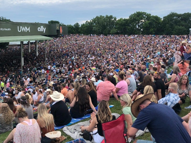 Pine Knob Crowd at WYCD Hoedown 2022