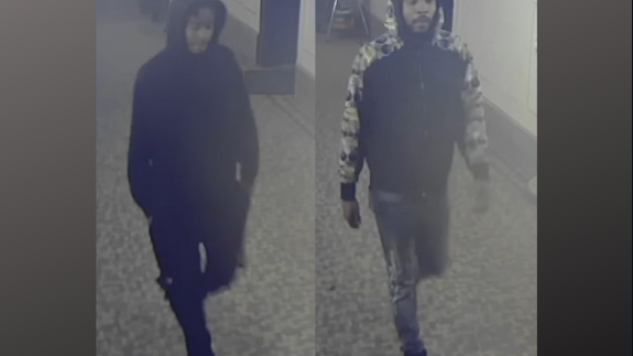 VIDEO: Suspects pistol-whip man, 28, in Queens home invasion robbery