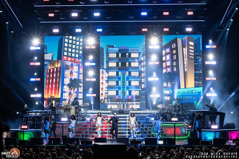 Pitbull w/ Iggy Azalea @ White River Amphitheatre, 9.28.2021