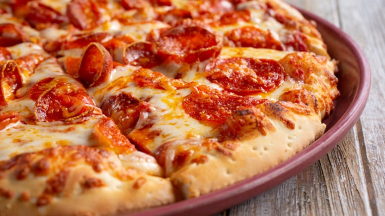Walmart unveils pizza made by robots