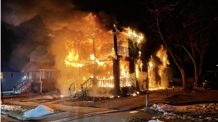 Two dead, five injured in fire at multi-family home in Pontiac